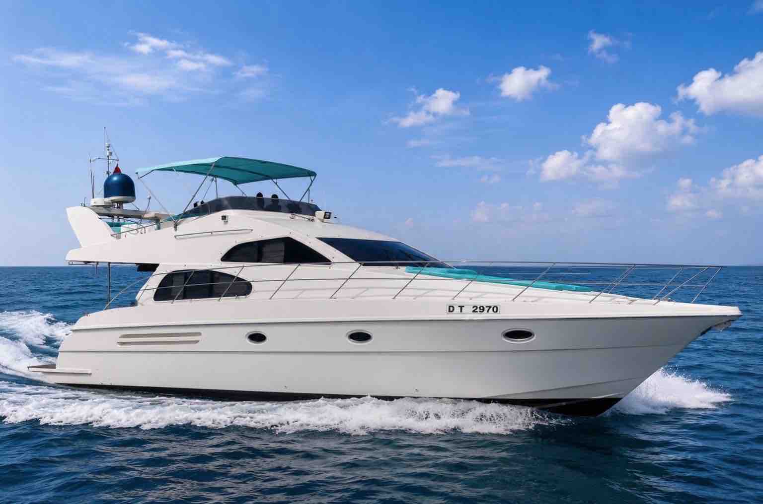 42 ft Marina Cruiser yacht DT 2415 in Dubai Marina